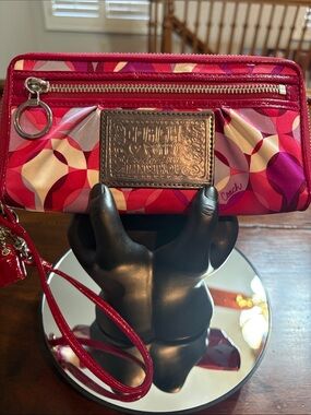 COACH Poppy Y2K Op Art Optic Wristlet Wallet